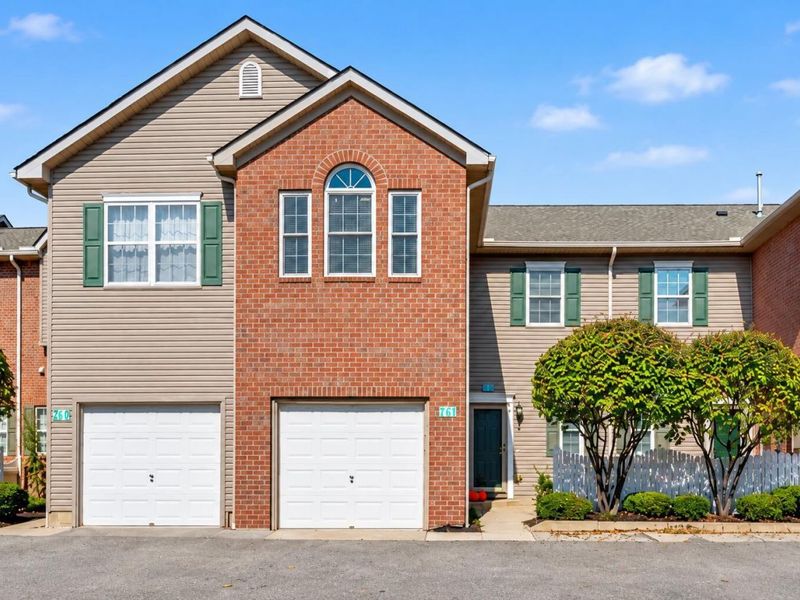 741 Mystic Pointe Drive , Lewis Center, OH 43035 Photo 1