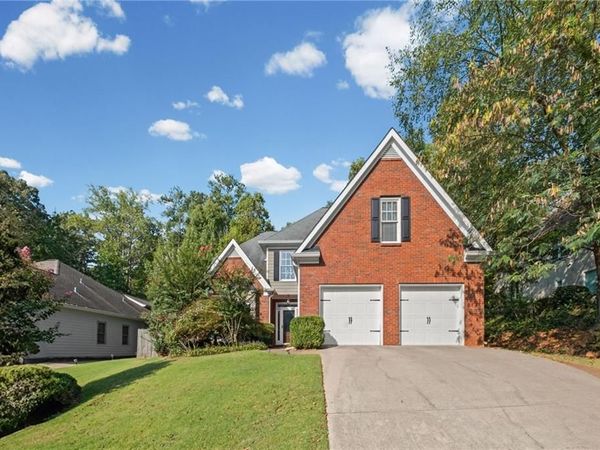 310 Vickery Circle , Roswell, GA 30075