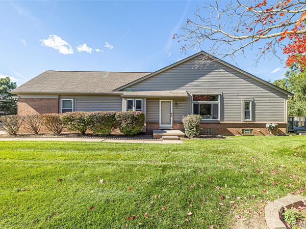 34438 Manor Run Circle, Unit 36, Sterling Heights, Mi 48312