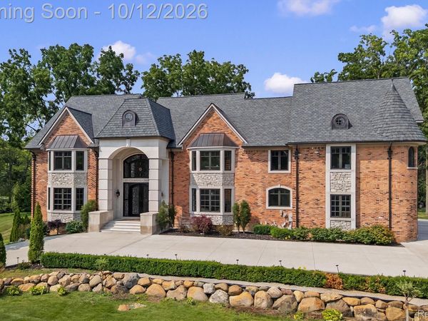 221 Charing Cross Court, Bloomfield Hills, Mi 48304