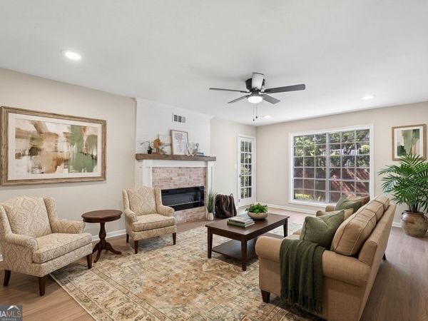 6851 Roswell Road, Unit F19, Sandy Springs, GA 30328