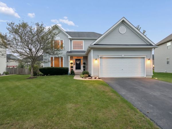 207 Willington Way, Oswego, IL 60543