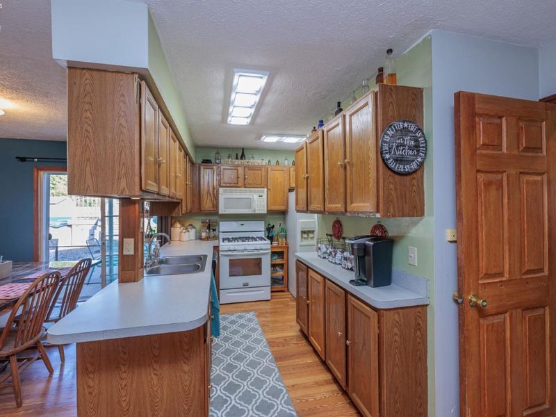 232 Barker Street, Wellington, OH 44090 Photo 10