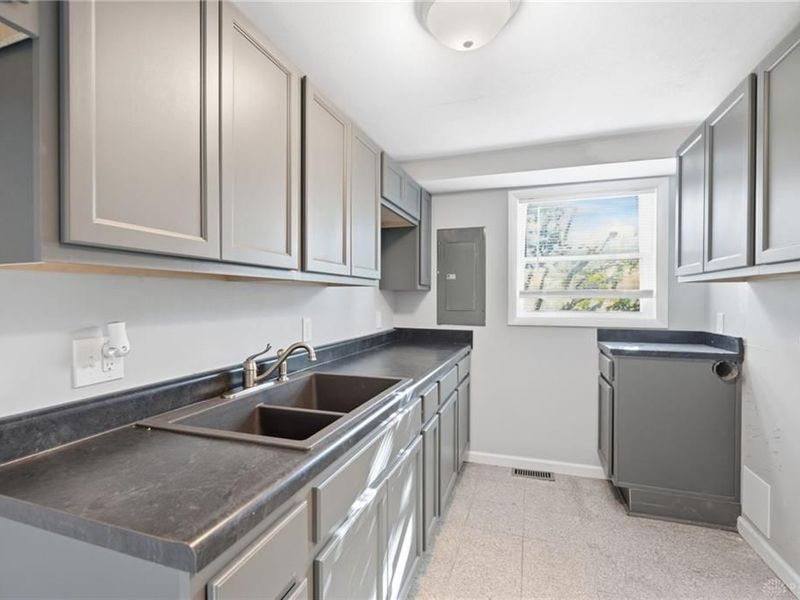 4541 Drayton Court, Dayton, OH 45440 Photo 7