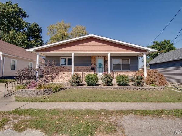 424 W 1st South Street, Carlinville, IL 62626