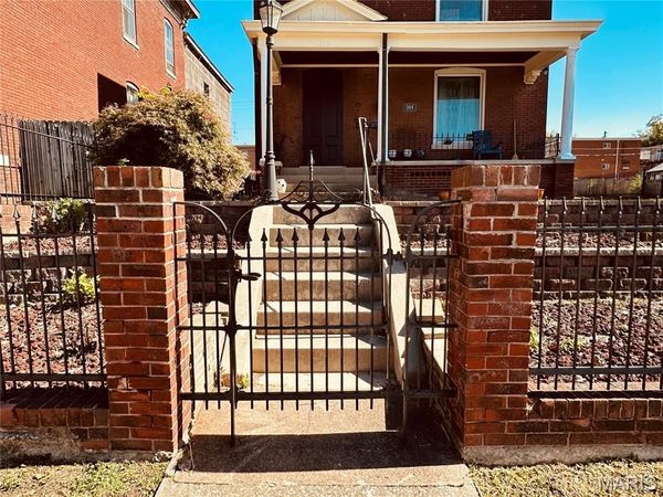 504 S High Street , Belleville, IL 62220
