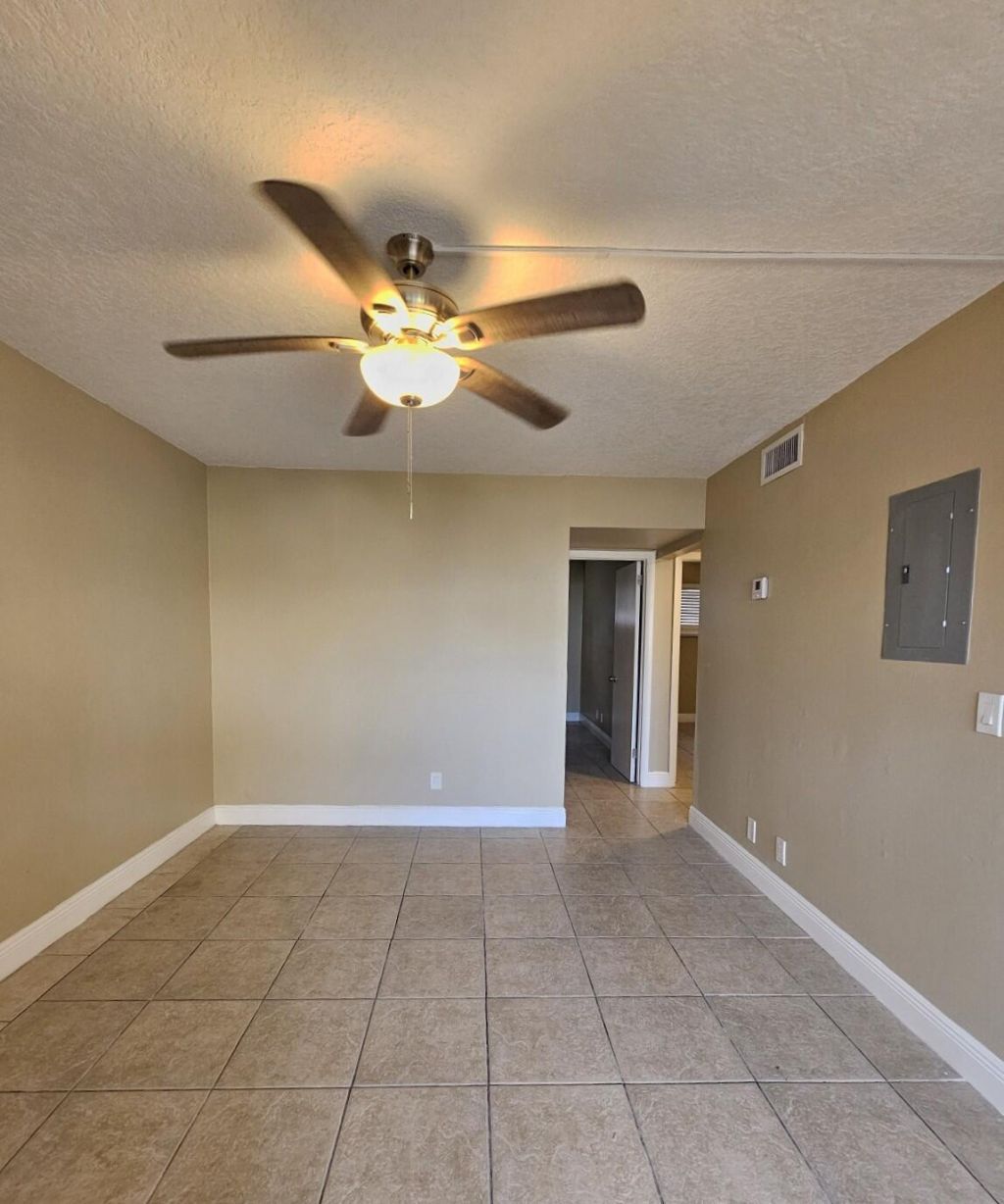 1200 W Blue Heron Boulevard, Unit 5, Riviera Beach, FL 33404 Photo