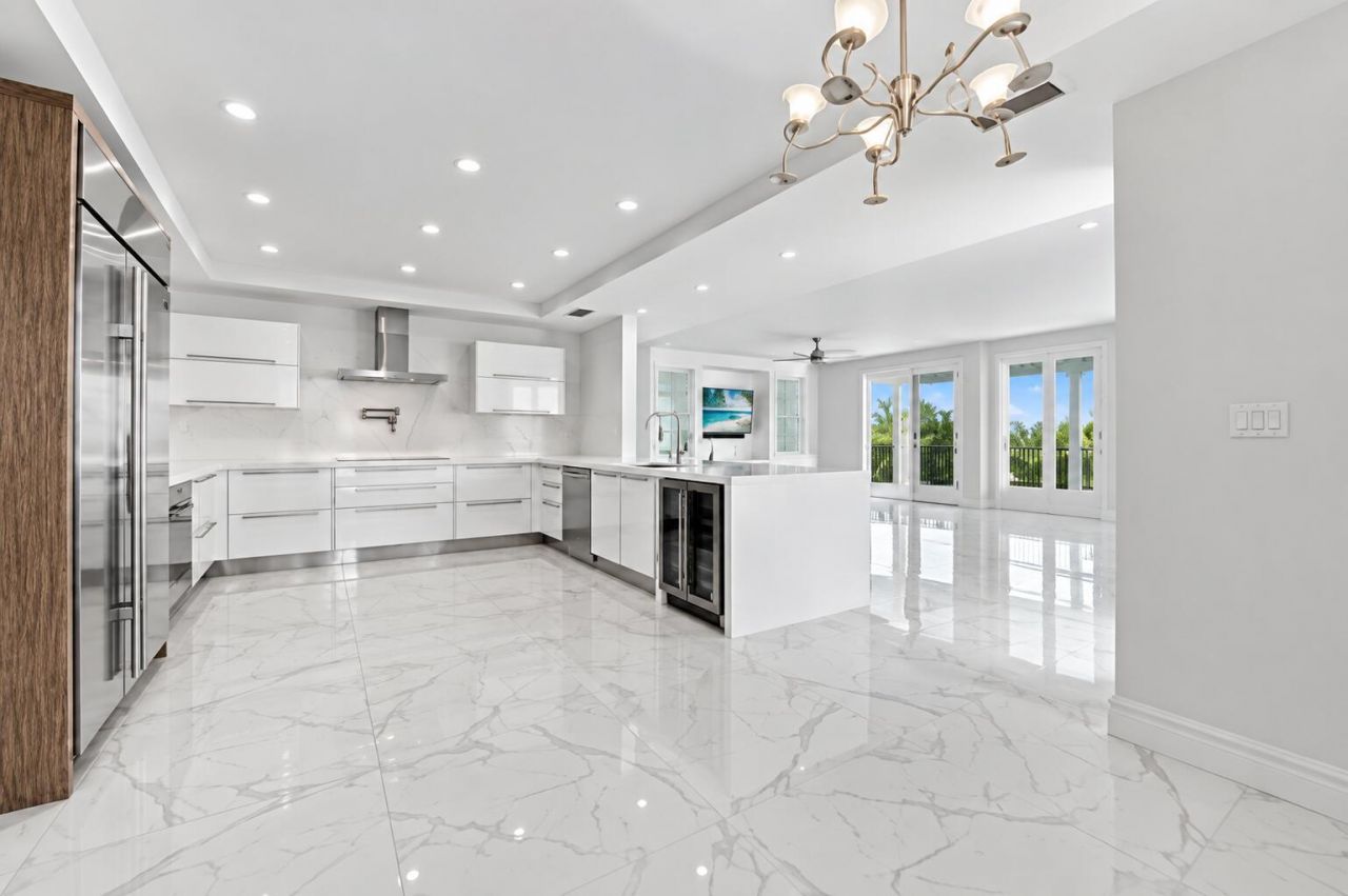 155 Ocean Avenue, Unit 502, Palm Beach Shores, FL 33404 Photo
