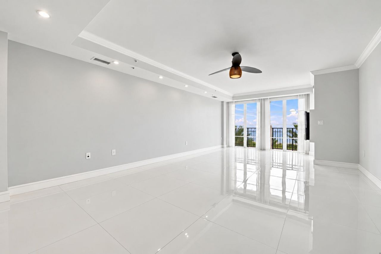 155 Ocean Avenue, Unit 502, Palm Beach Shores, FL 33404 Photo