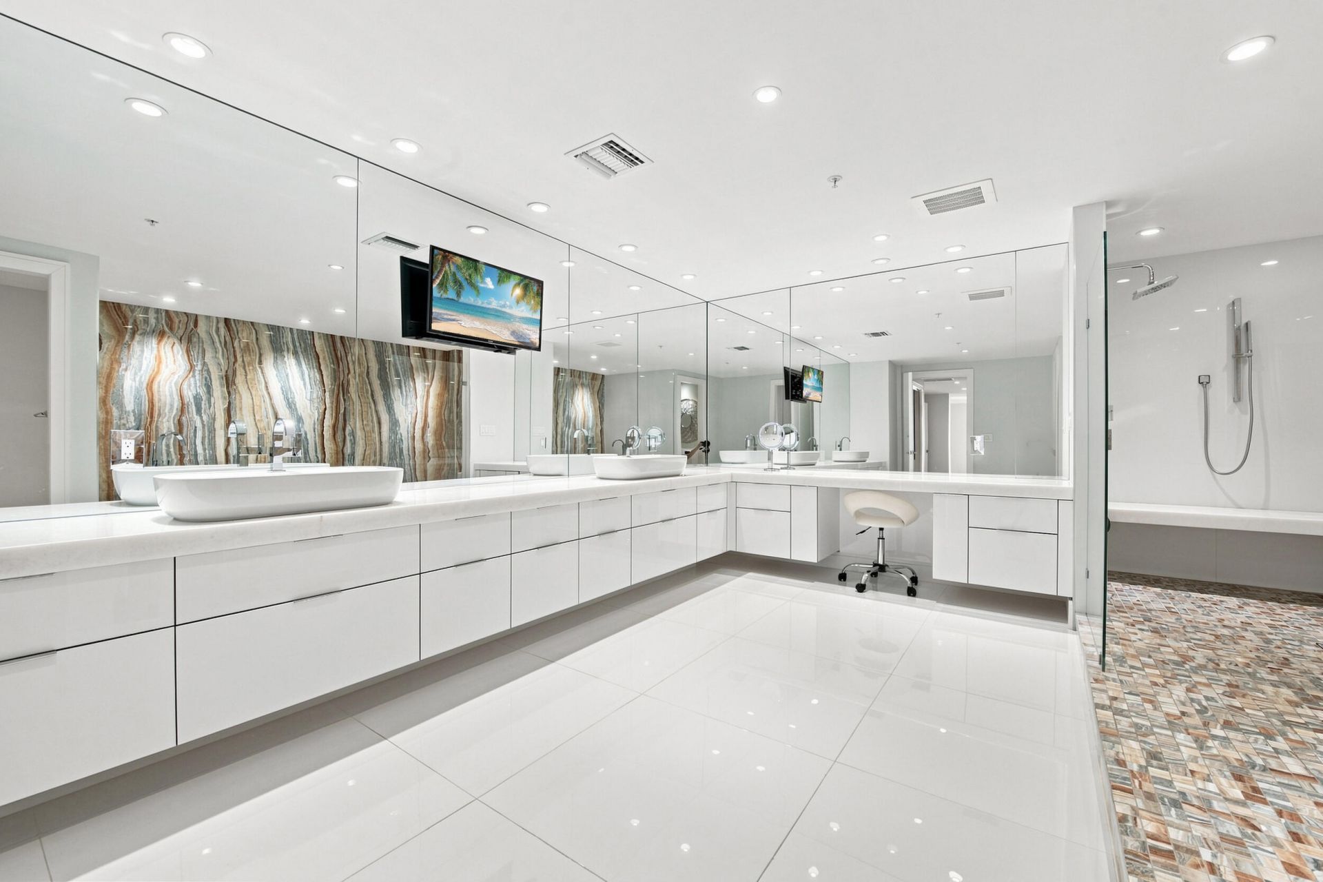 155 Ocean Avenue, Unit 502, Palm Beach Shores, FL 33404 Photo
