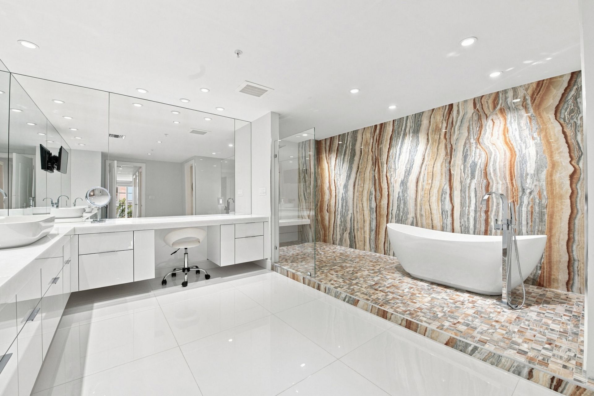 155 Ocean Avenue, Unit 502, Palm Beach Shores, FL 33404 Photo