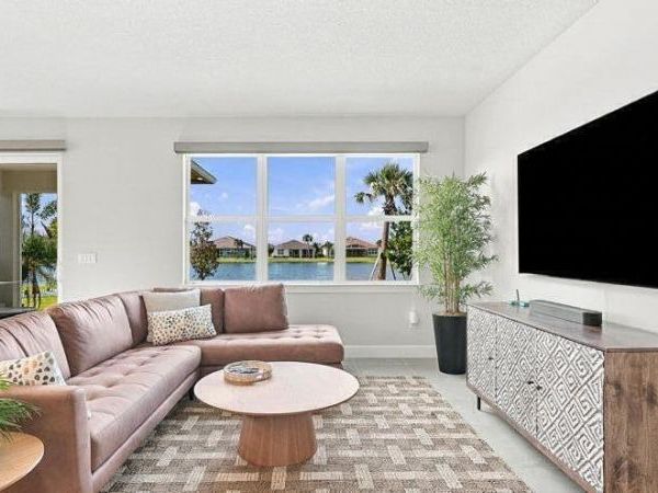 10254 SW Sarcoline Drive, Port St. Lucie, FL 34987