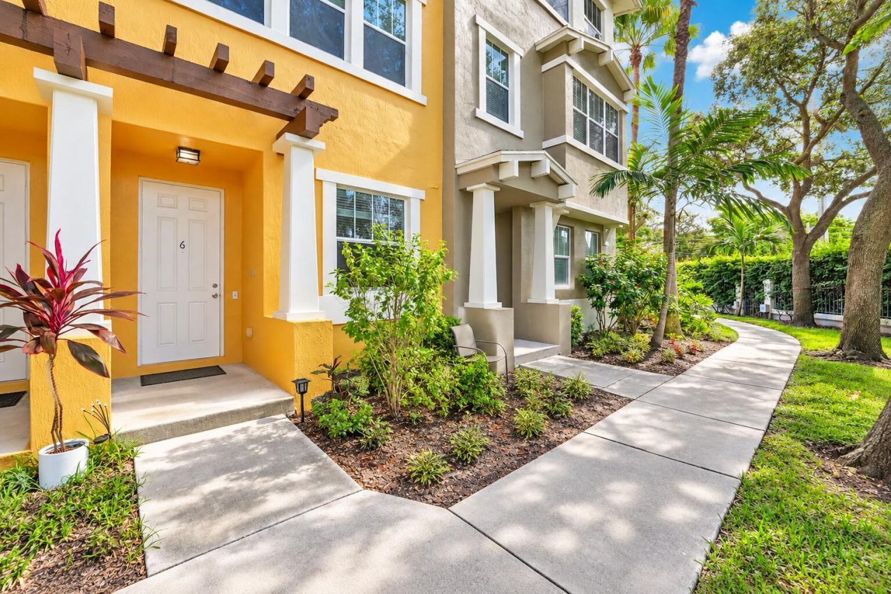 430 Amador Lane, Unit 6, West Palm Beach, FL 33401 Photo