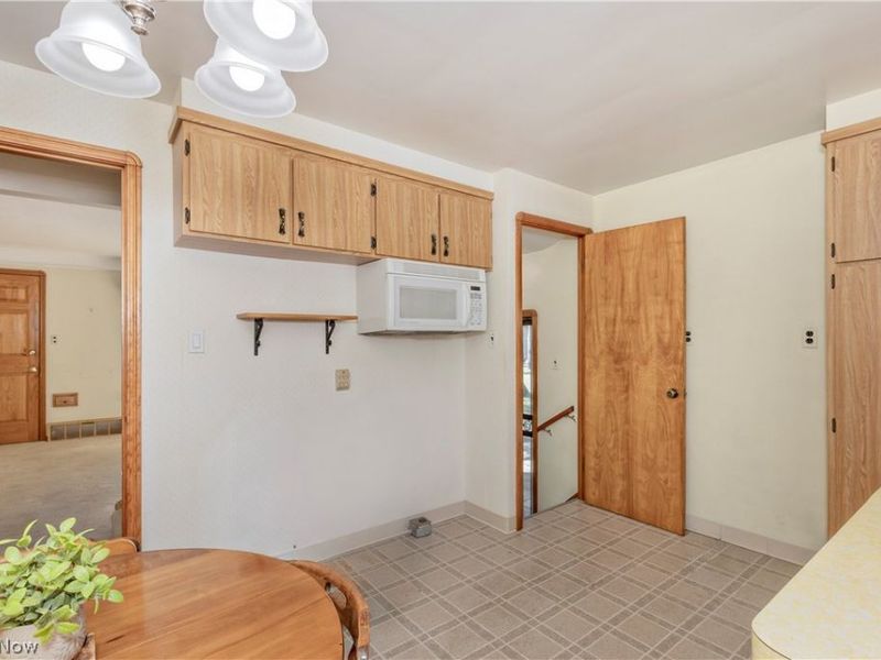 16897 Mapleboro Avenue, Maple Heights, OH 44137 Photo 10