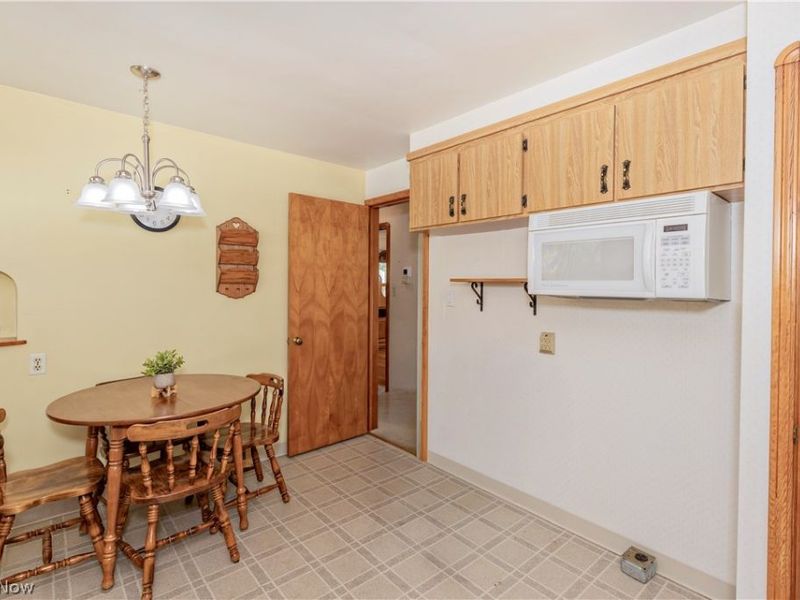16897 Mapleboro Avenue, Maple Heights, OH 44137 Photo 12