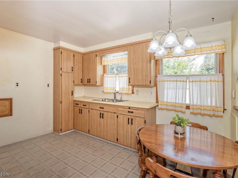 16897 Mapleboro Avenue, Maple Heights, OH 44137 Photo 9