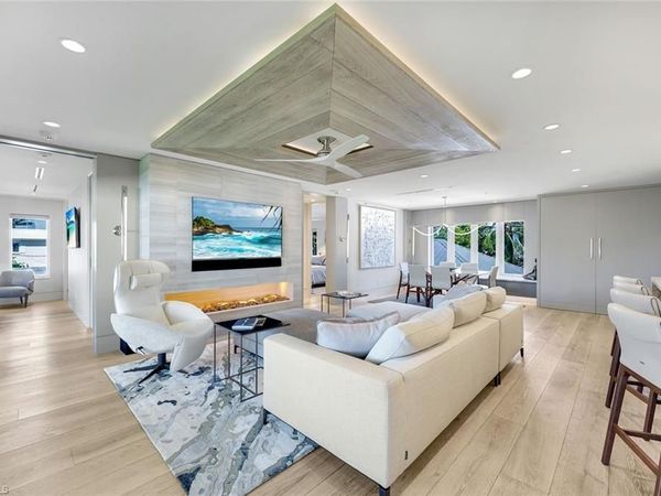 295 5th AVE S, NAPLES, FL 34102