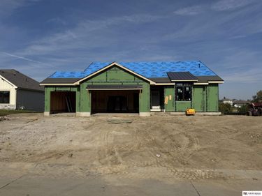 10910 Portage Drive, Papillion, NE 68046