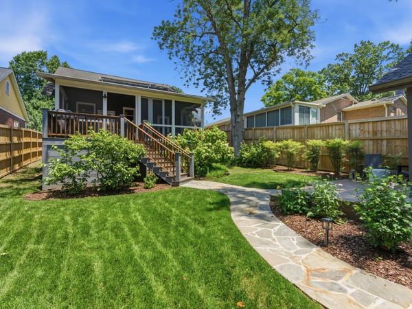 929 Lawrence , Nashville, TN 37204