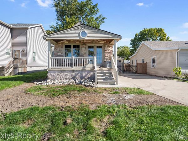 5641 Grandview Drive, Frenchtown Township, Mi 48166