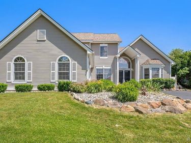 16073 Silverwood Drive, Fenton Township, Mi 48430