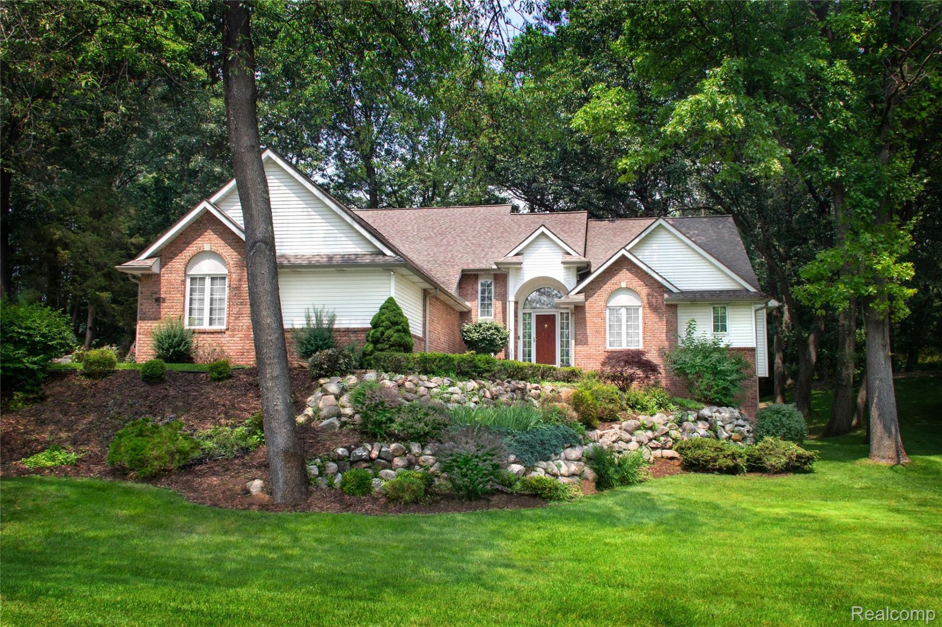 7781 Partridge Hill Drive, Hamburg Township, Mi 48116 Main Photo