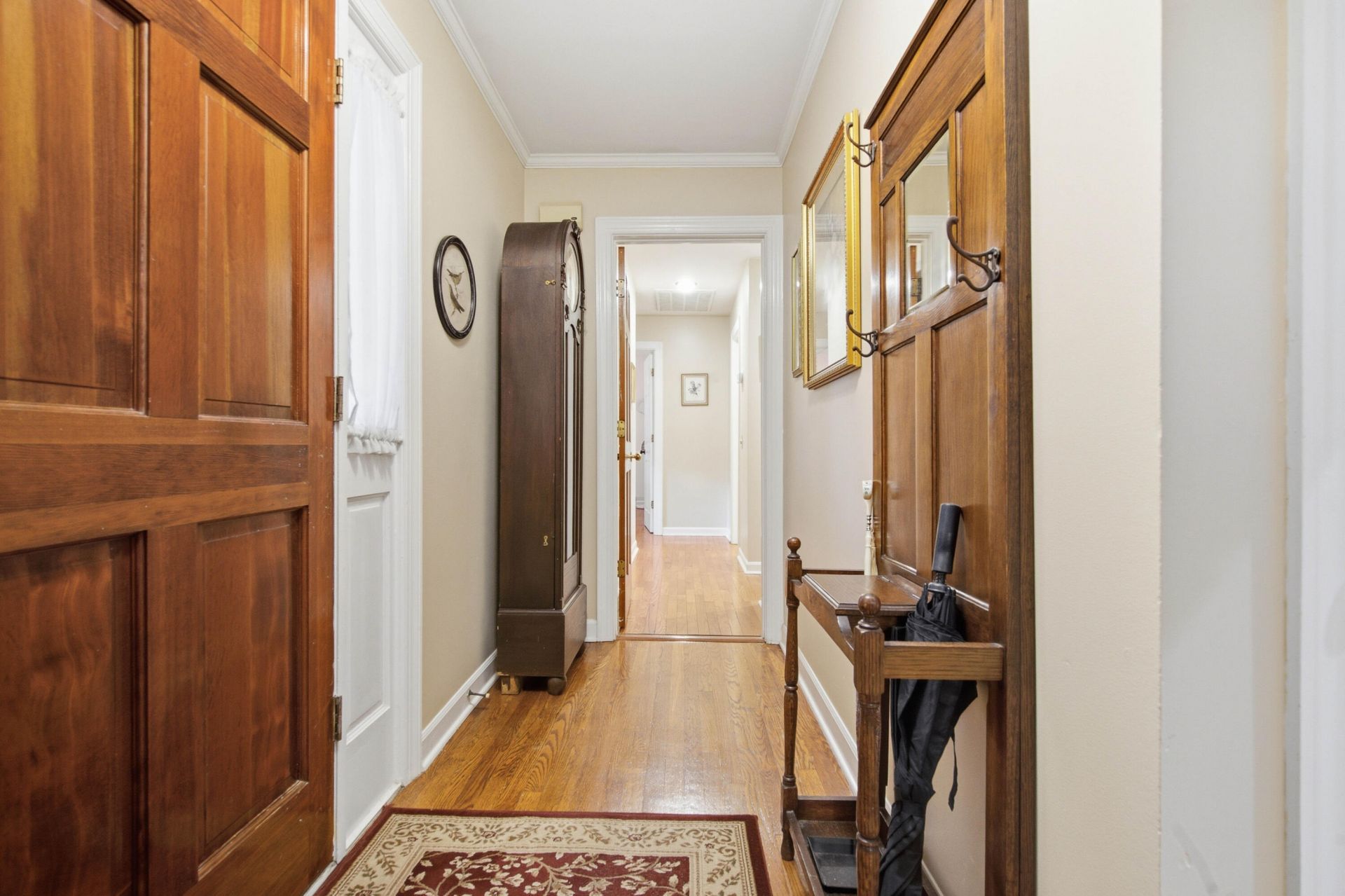 75 King Charles Circle Photo 11