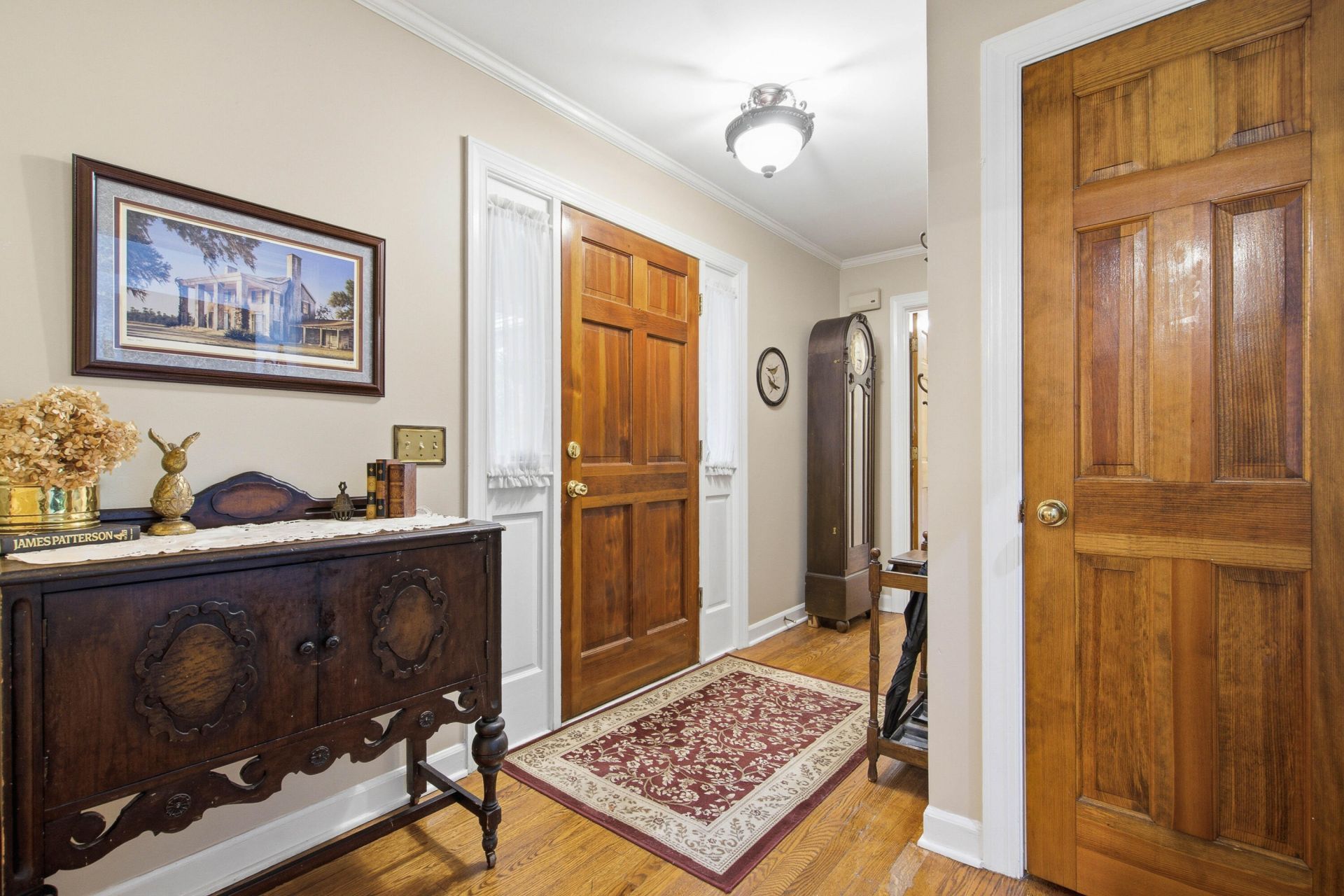 75 King Charles Circle Photo 12