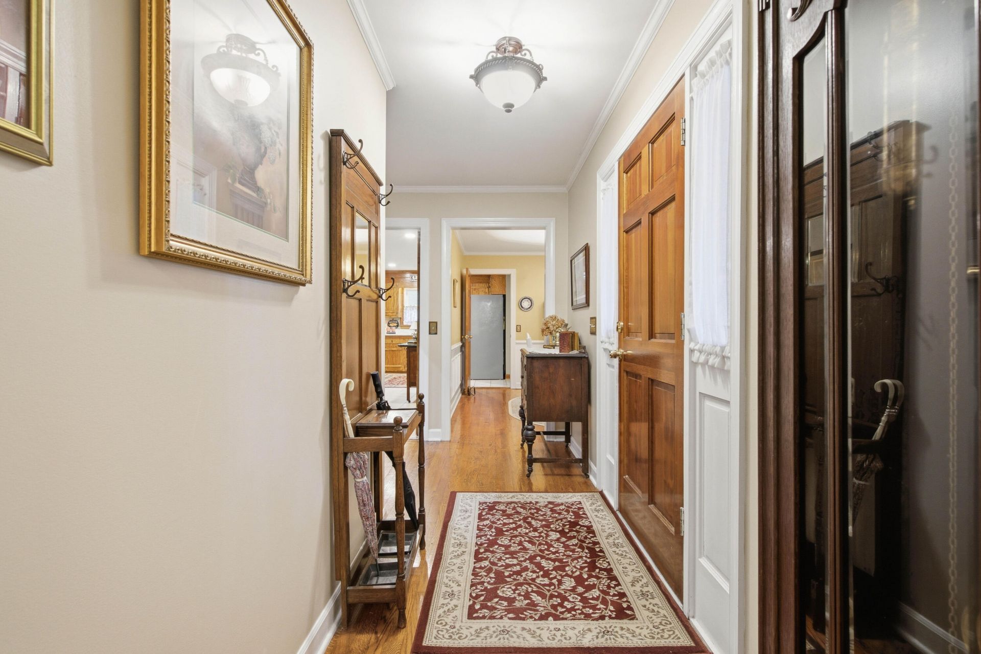 75 King Charles Circle Photo 13