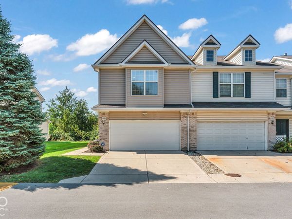 6250 Bishops Pond Lane, Indianapolis, IN 46268