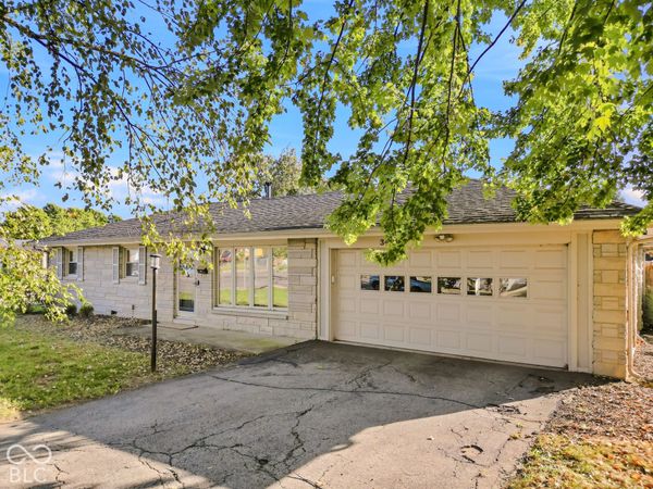 3439 Central Avenue, Columbus, IN 47203