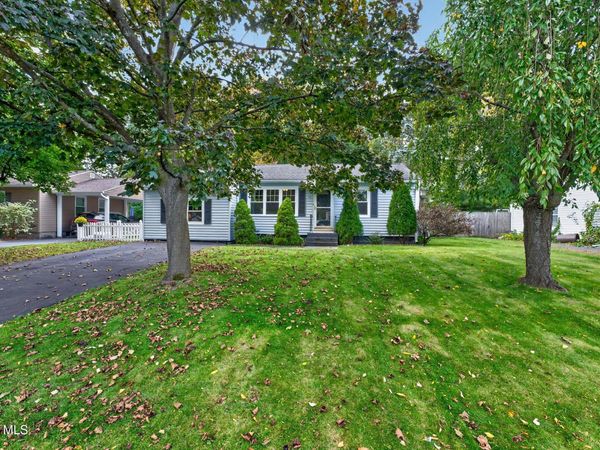 17 Richards Drive, Albany, NY 12205