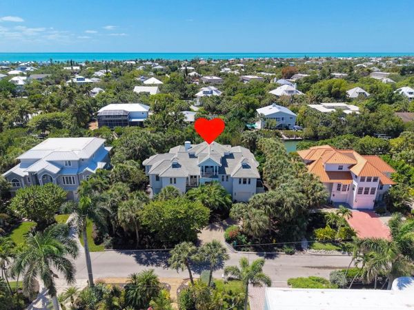 545 Lighthouse Way, Sanibel, FL 33957