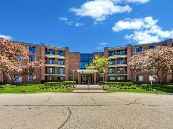 1415 E Central Road, Unit 222C, Arlington Heights, IL 60005