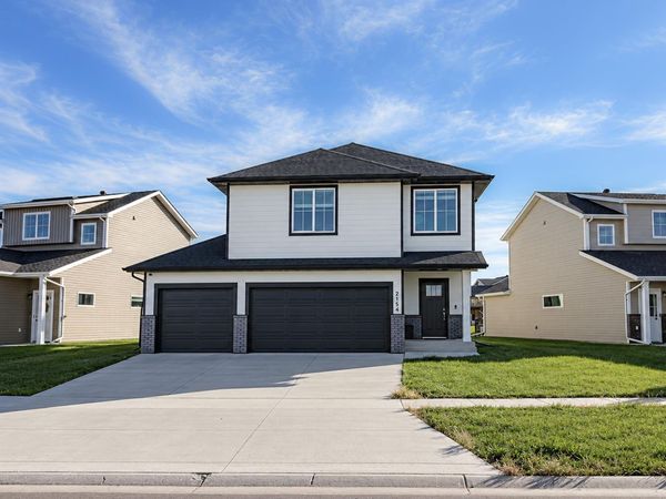 2154 65th Avenue S, Fargo, ND 58104