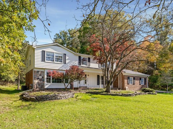 34284 Thornbrook Street, Farmington Hills, MI 48335
