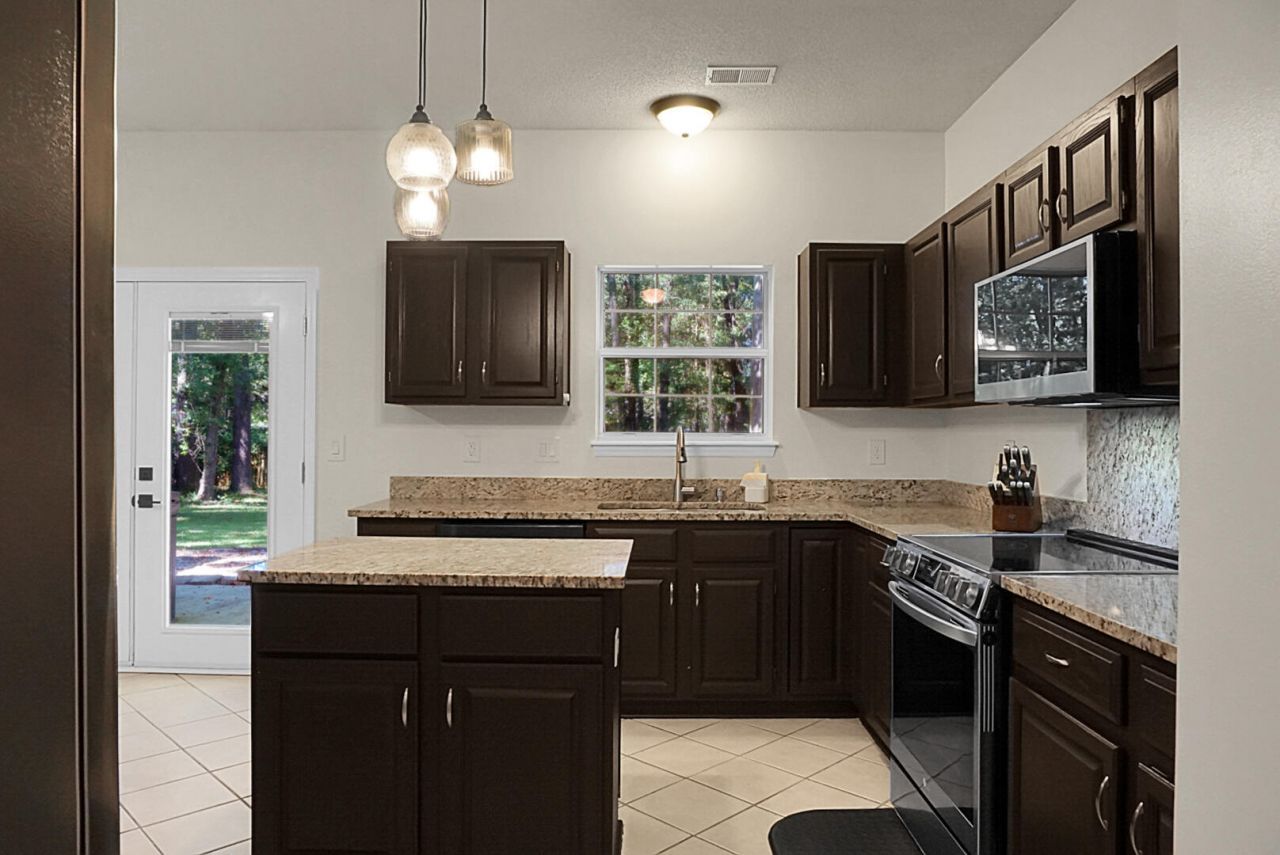 5413 Greggs Landing Photo 9