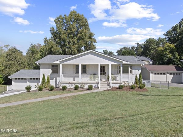 920 Mallory Rd, Knoxville, TN 37919