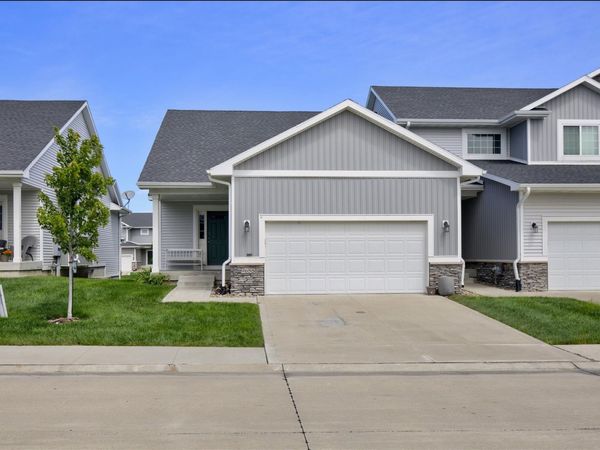 9655 Crowning Drive, West Des Moines, IA 50266