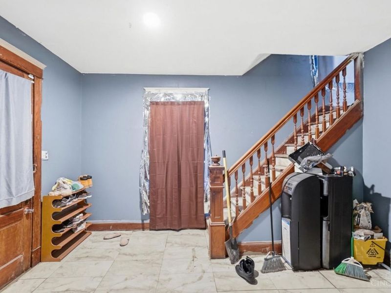294 Avalon Street, Cincinnati, OH 45216 Photo 7