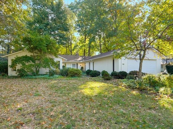5851 Mills Creek Lane, North Ridgeville, OH 44039