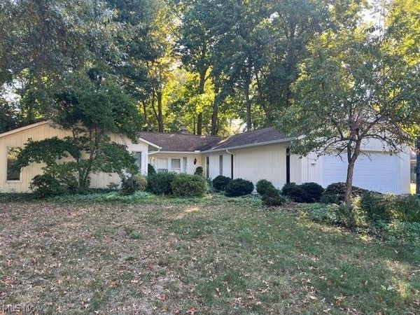 5851 Mills Creek Lane , North Ridgeville, OH 44039