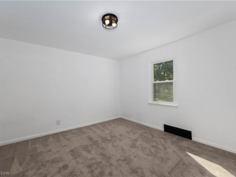11829 Marlboro Avenue NE, Alliance, OH 44601 Photo 15