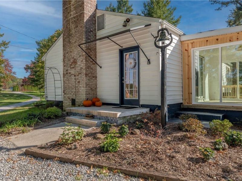 11829 Marlboro Avenue NE, Alliance, OH 44601 Photo 2