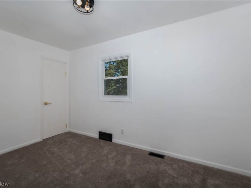 11829 Marlboro Avenue NE, Alliance, OH 44601 Photo 20