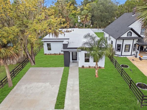225 E HYDE PARK AVENUE , EUSTIS, FL 32726