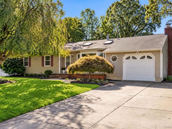 46 Cedar Street , Selden, NY 11784