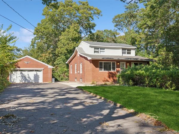 9 Plandome Place , Selden, NY 11784