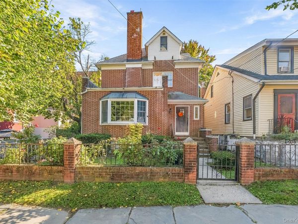 132 E 238th Street , Bronx, NY 10470