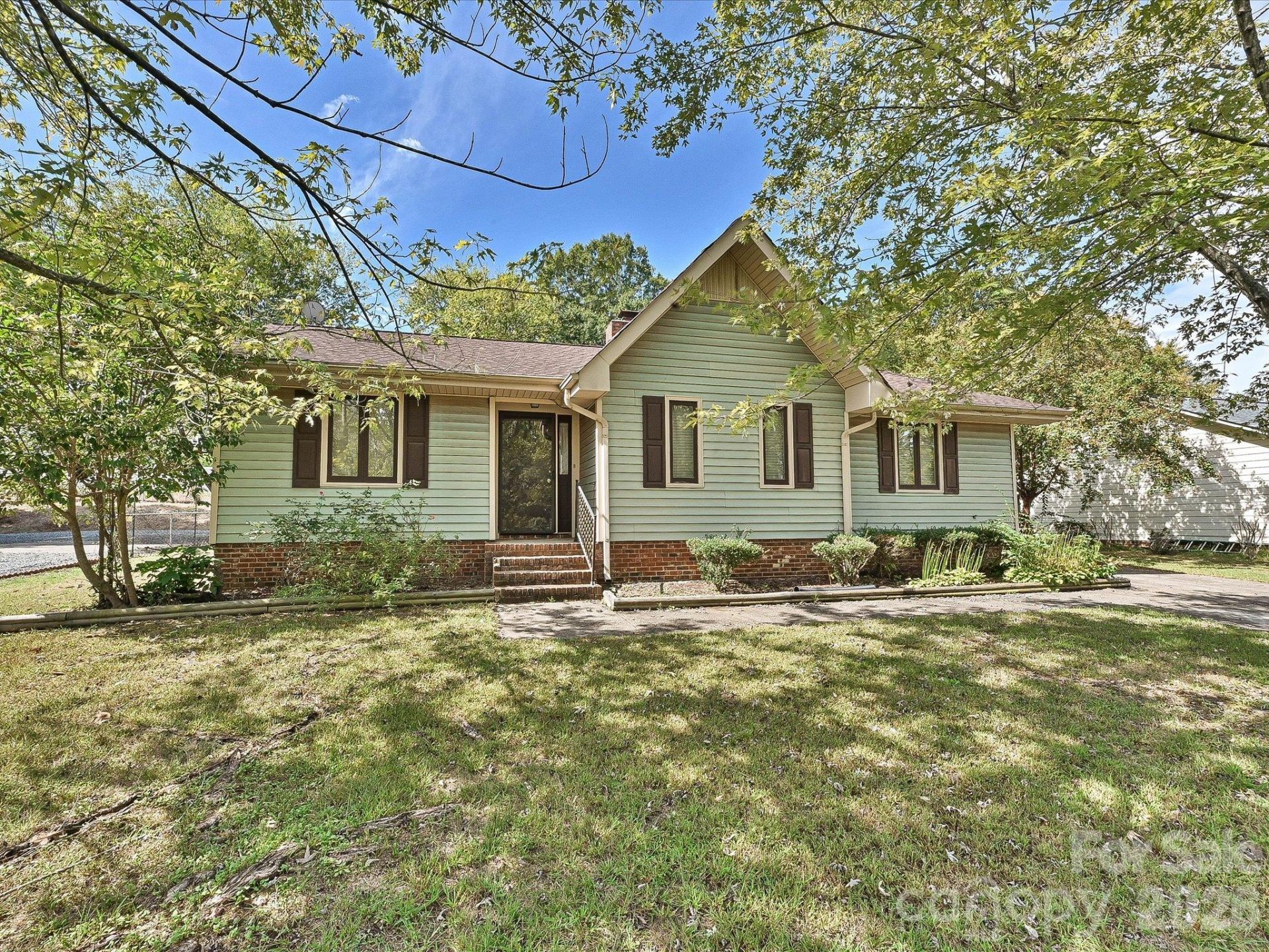 7422 Bradgate Road, Charlotte, NC 28217 Main Photo